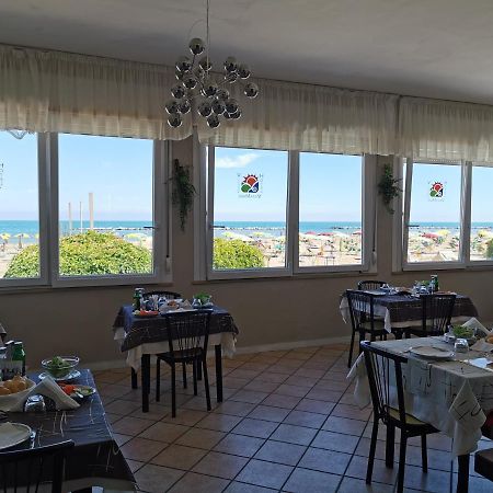 Hotel Vistamare Viserba Rimini Exteriér fotografie